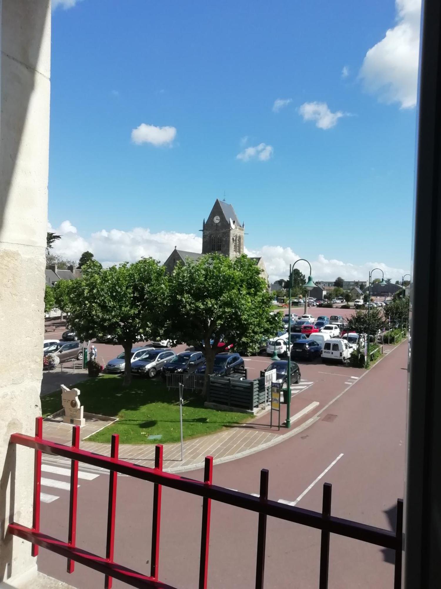 Gite Le Jour J Sainte-Mère-Église Exterior foto